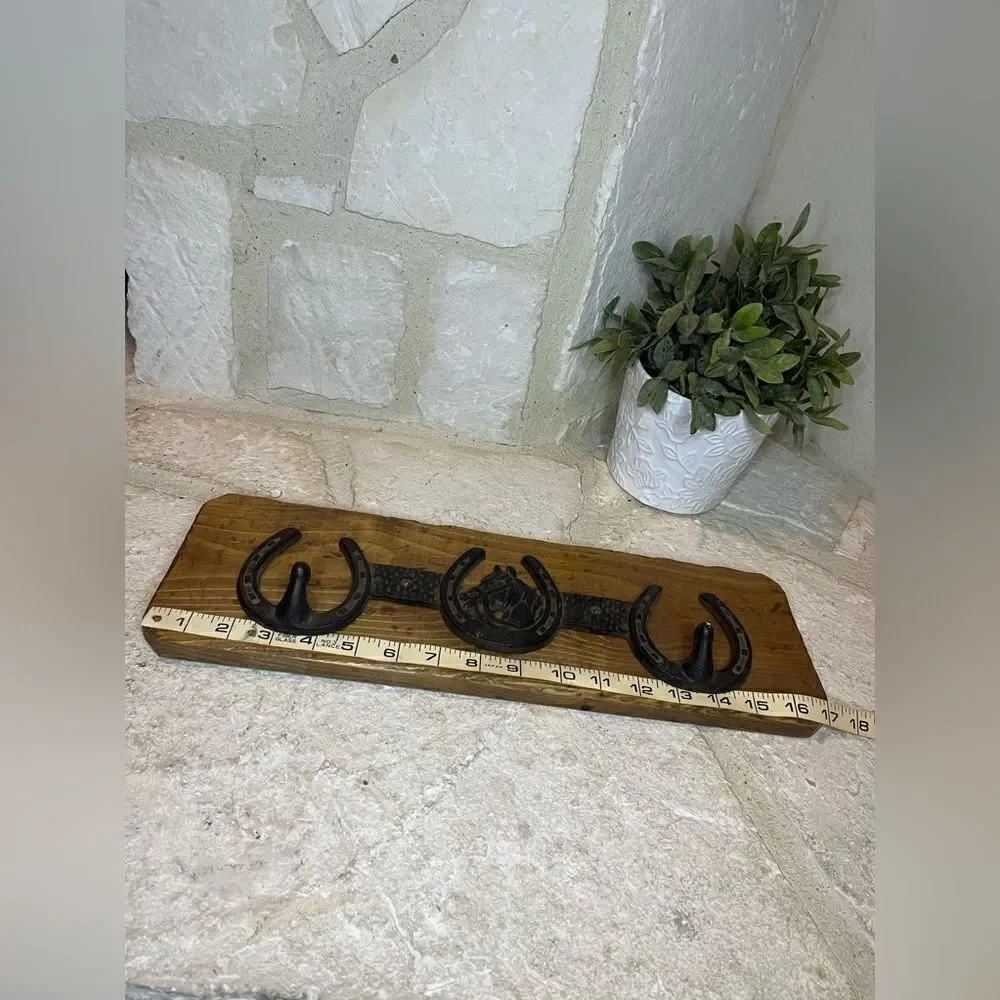 Cast Iron Rack Forged Wrought made of real horseshoes hooks Wall